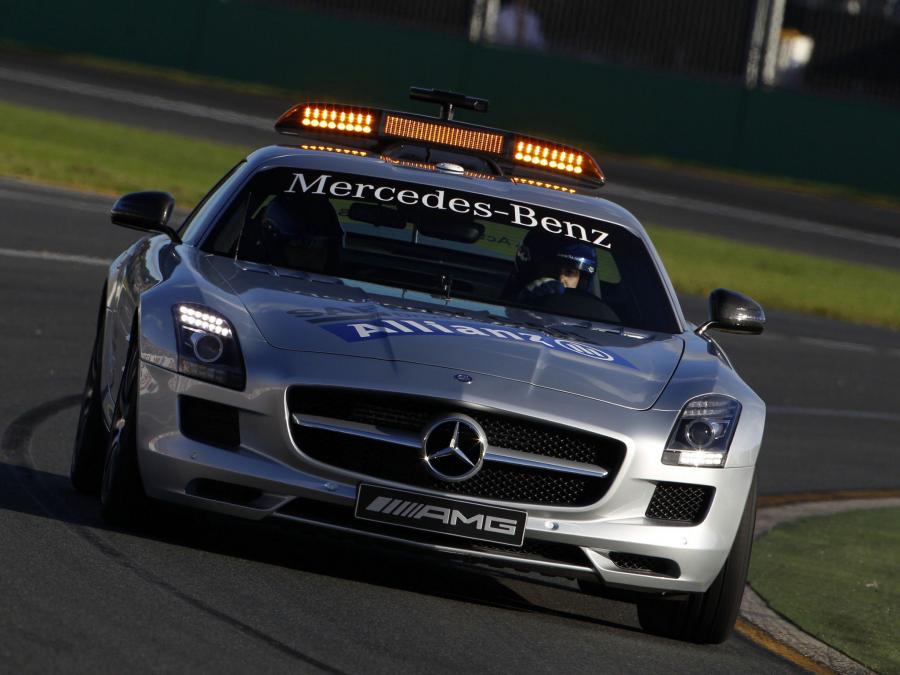  Mercedes-Benz SLS AMG F1 Safety Car 2010 года  (фото 45 из 46)